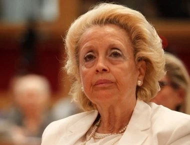 Φοροαπαλλαγή 25% του εισοδήματός της διεκδικεί η νομική σύμβουλος του Μαξίμου Βασιλική Θάνου